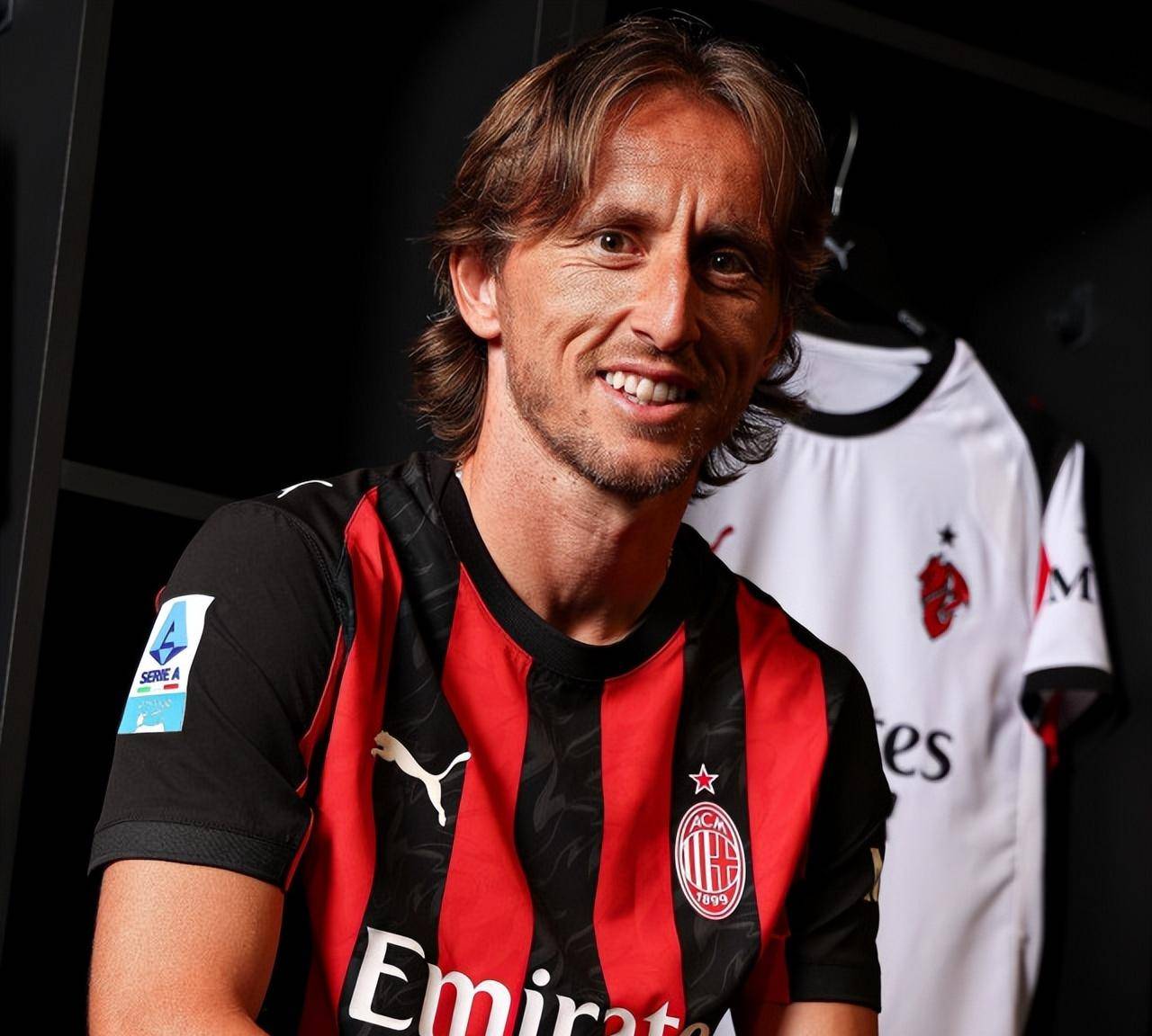 马卡：维尼修斯和皇马续约谈判远未达成，期限与年薪上有分歧