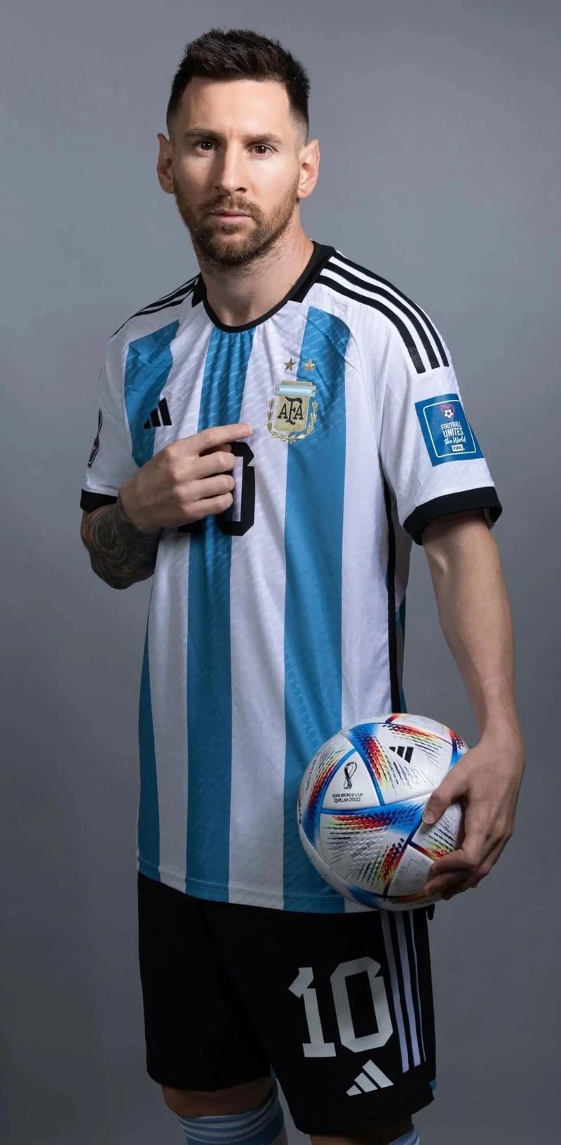 梅西美职联夺冠，C罗黯然神伤