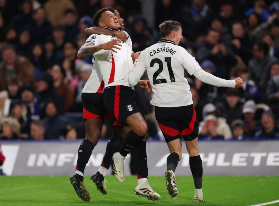 状态火热！穆雷首节6中4得到10分2篮板1助攻