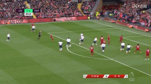 互致问候，U17世界杯期间日本队与墨西哥队在酒店相互列队致意