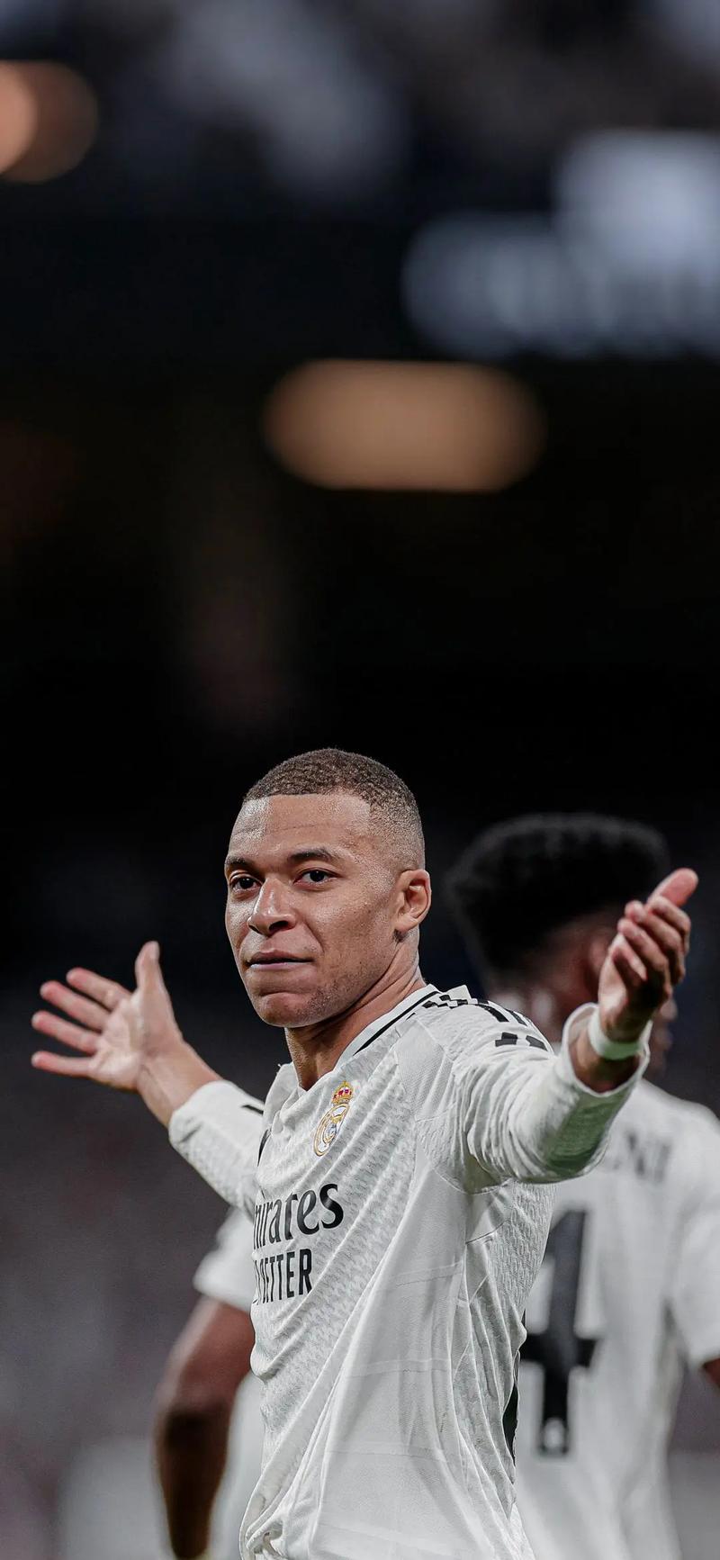 意甲半场：贝内德扎克点射破僵，比萨暂0-1帕尔马