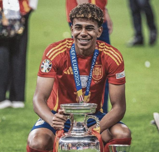 卡拉格”内涵“萨拉赫训练照：从未像今晚这样渴望利物浦赢球