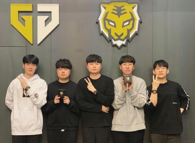 多球员的梦 多球员的梦