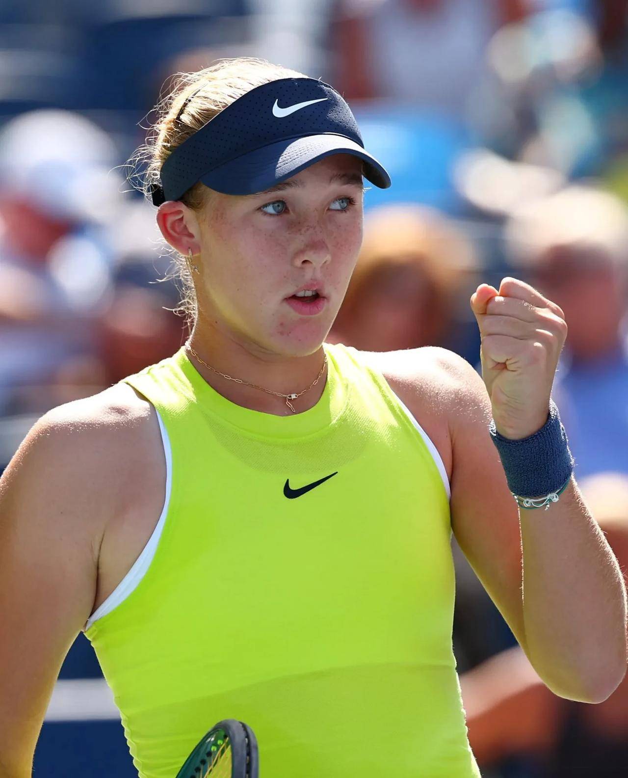 更围绕一名 更围绕一名